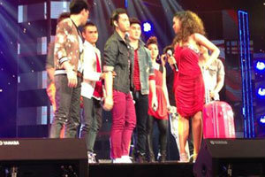 บ้าน AF10 โบกมืออำลา แมงปอ V12 ลากกระเป๋าออกจากบ้านคนที่ 2