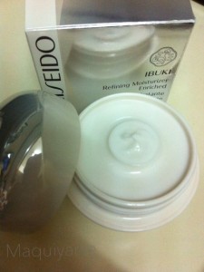 ผิวแห้งใช้อะไรดีนะ? ผิวแห้งใช้อะไรดีนะ?