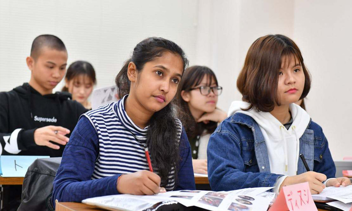 รัฐบาลเตรียมปรับวีซ่าเอื้อนักเรียนต่างชาติที่ต้องการทำธุรกิจในญี่ปุ่น