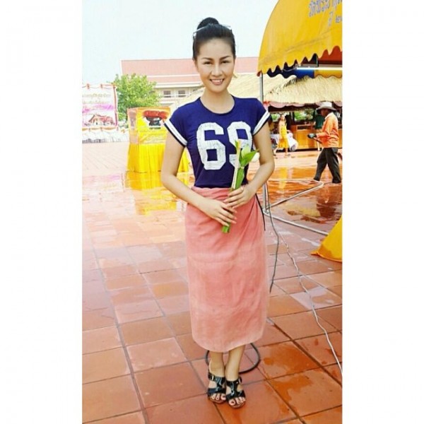 หญิงลี ศรีจุมพล