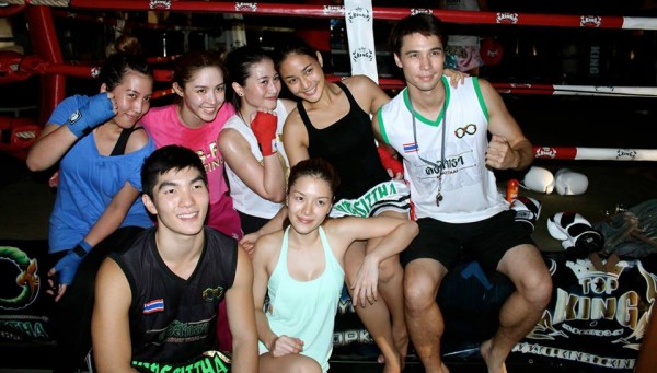 ดารา ต่อยมวย