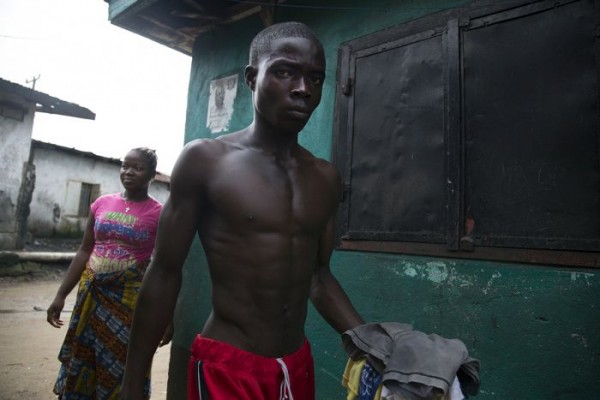 แววตาความโศกเศร้าในดินแดน อีโบล่า (15)