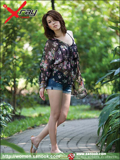 เมย์-เฟื่องอารมณ์-