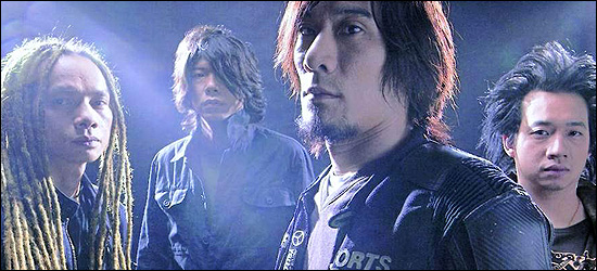 เนื้อเพลง: สเตย์ อเวย์ (Stay Away)