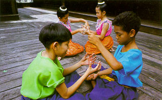 การเล่นในร่ม