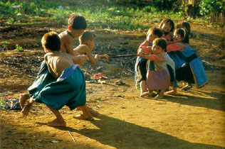 การละเล่นของเด็กและผู้ใหญ่