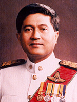 เฉลิม อยู่บำรุง
