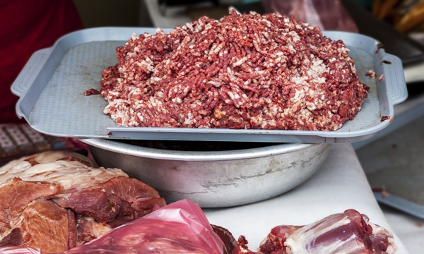 คอนเฟิร์ม! “หมูดิบ” เสี่ยงหูดับ-เสียชีวิตจากเชื้อแบคทีเรีย