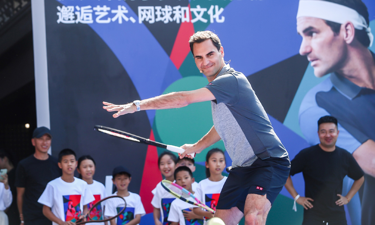 โรเจอร์ เฟเดอเรอร์ และยูนิโคล่ ร่วมจัดอีเวนต์  Around the World with Roger Federer ที่นครเซี่ยงไฮ้