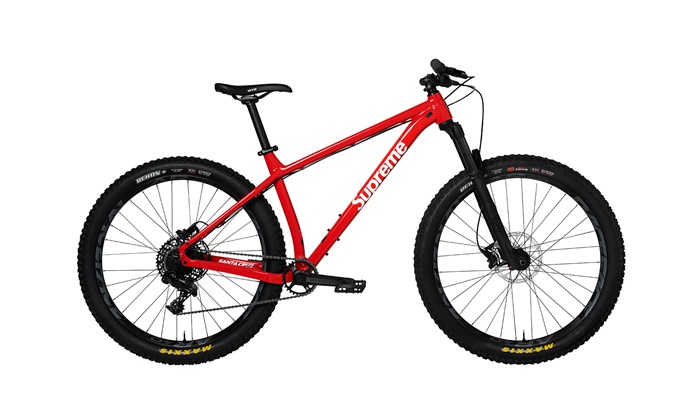 Supreme คอลเลคชันใหม่ \