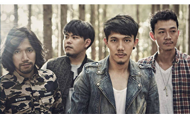 ร้อยล้านวิวแล้ว!! เอ็มวีเพลง\