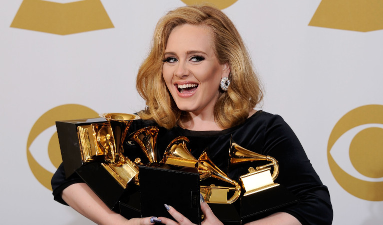 โหดมาก! เพลง Hello ของ Adele มียอดวิวหนึ่งพันล้านวิวในเวลาไม่ถึง 3 เดือน