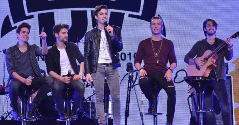 5 หนุ่ม “DVICIO” ทำแฟนใจละลาย มีทติ้งสุดเอ็กคลูซีฟ ฟินขั้นสุด!