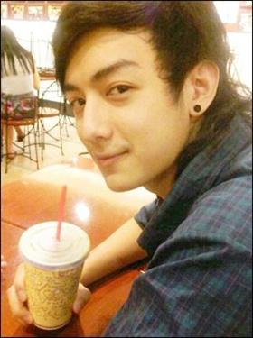 บอม - ธนา เอี่ยมนิยม