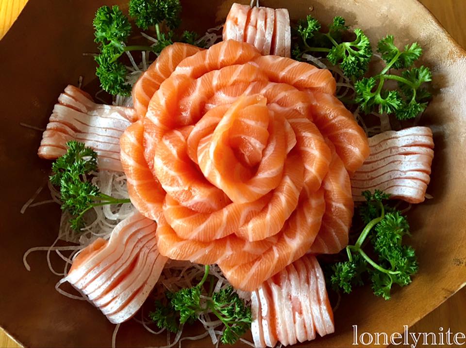 บุฟเฟต์แซลมอนเน้นๆ คุณภาพคับคั่งที่ร้าน Freshii Sushi Bar