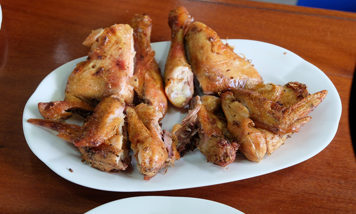 ไก่ย่างอร่อยสุดแซ่บของขึ้นชื่อย่านพระราม 9  “พระราม 9 ไก่ย่าง”