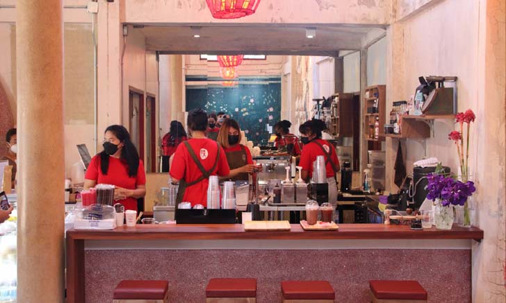 “หลงคาเฟ่” คาเฟ่สไตล์จีนร่วมสมัย ที่รีโนเวทมาจากศาลเจ้าร้าง 20 ปี