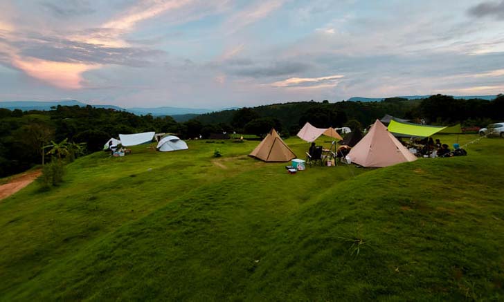 ไร่รวยริน ลานกางเต็นท์เหนือเมฆหมอก แห่งวังน้ำเขียว