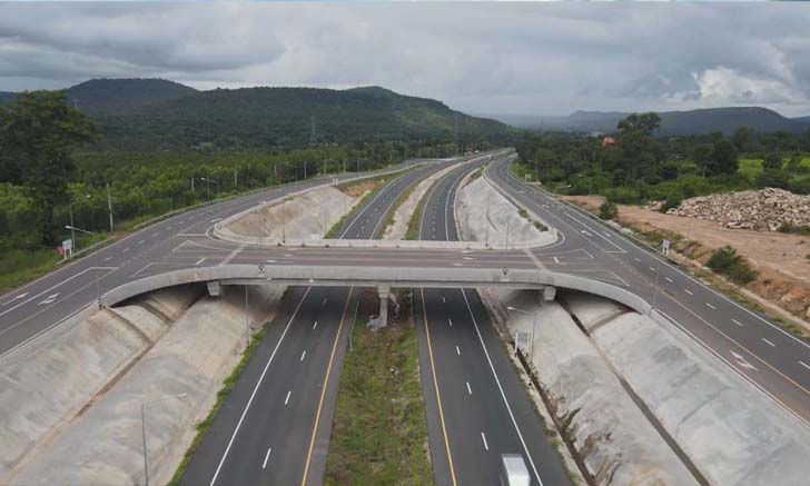 เปิดภาพถนนสวยสาย นาไคร้ - คำชะอี จังหวัดมุกดาหาร