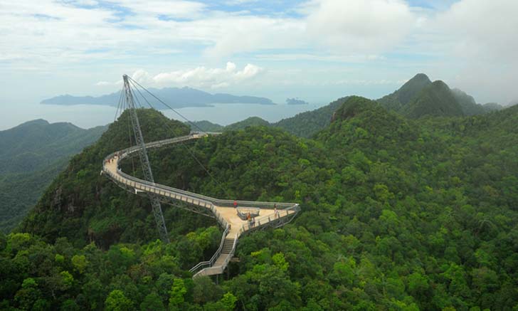 Langkawi Sky Bridge สะพานโค้งรูปพระจันทร์ครึ่งเสี้ยว แลนด์มาร์คแห่งเกาะลังกาวี