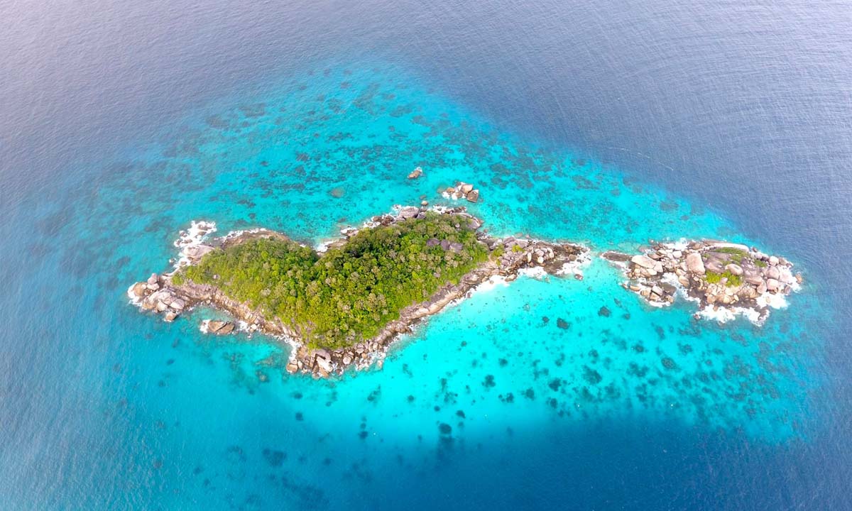หัวใจแห่งอันดามัน! เผยภาพมุมสูงจากเกาะสิมิลัน เกาะรูปหัวใจกลางทะเลสีฟ้า