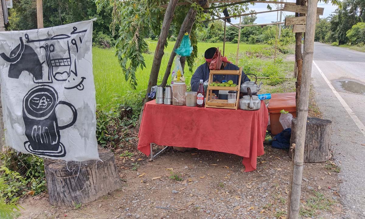 น้ำใจสายแคมป์! หนุ่มโพสต์ขอรับบริจาคอุปกรณ์แคมป์เหลือใช้ ช่วยร้านกาแฟข้างทาง