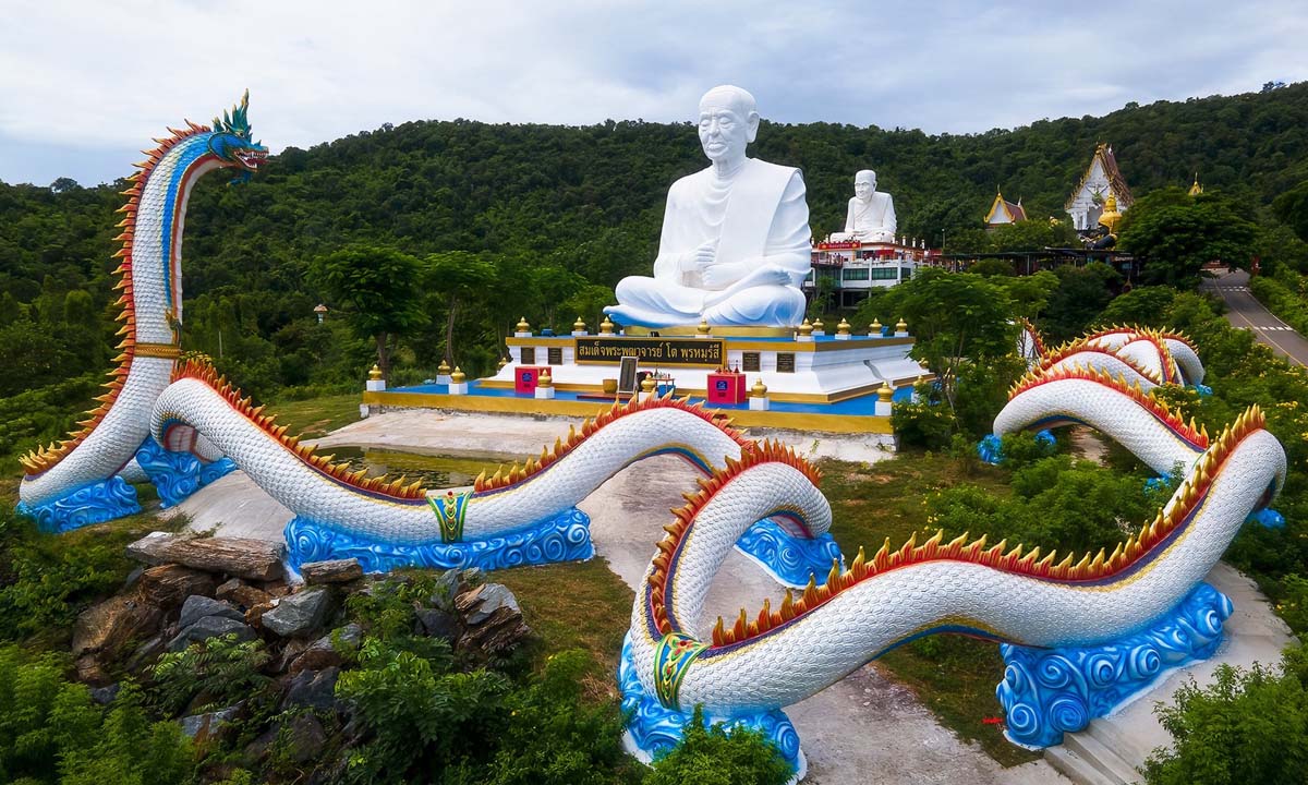 วัดเขาสูงแจ่มฟ้า อันซีนพุทธศิลป์แห่งเมืองกาญจนบุรี
