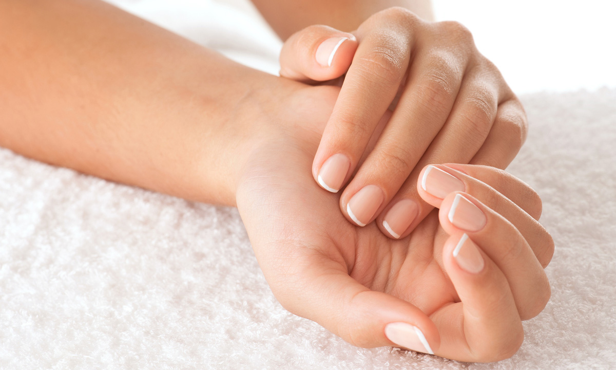 รวมเด็ด 7 เคล็ดลับ &#8220;การดูแลเล็บและมือ&#8221; จากนางแบบมือ